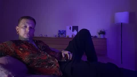 Paul Velvet online show from November 10, 2025, 1:54 pm