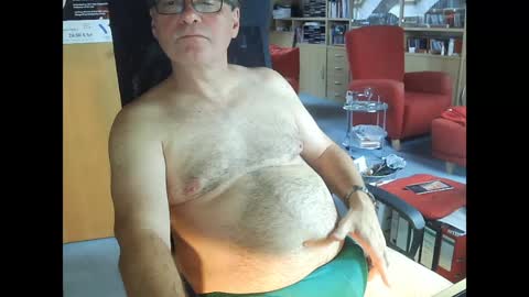 Snapshot of pavlovsdog2006 chatting on December 2, 2024, 9:35 am Pavlov aka Peter online show from December 2, 2024, 9:35 am