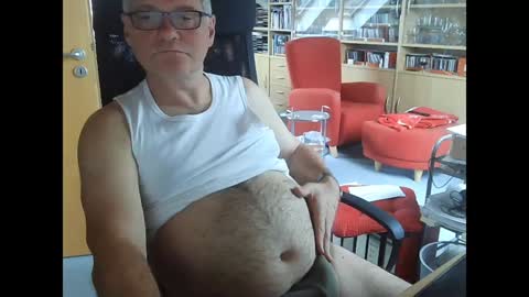 Snapshot of pavlovsdog2006 chatting on December 20, 2024, 9:11 am Pavlov aka Peter online show from December 20, 2024, 9:11 am