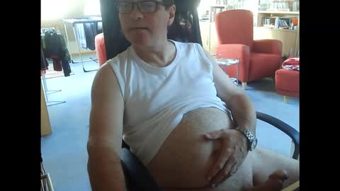 Snapshot of pavlovsdog2006 chatting on December 18, 2025, 9:59 am Pavlov aka Peter online show from December 18, 2025, 9:59 am