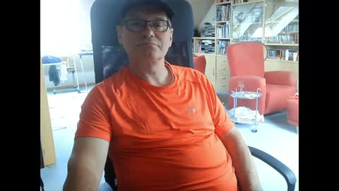 Snapshot of pavlovsdog2006 chatting on June 8, 2026, 7:42 am Pavlov aka Peter online show from June 8, 2026, 7:42 am