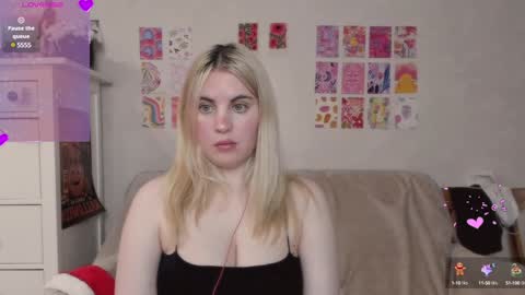 Snapshot of pawwsup1 chatting on December 26, 2024, 1:54 pm Allisses online show from December 26, 2024, 1:54 pm