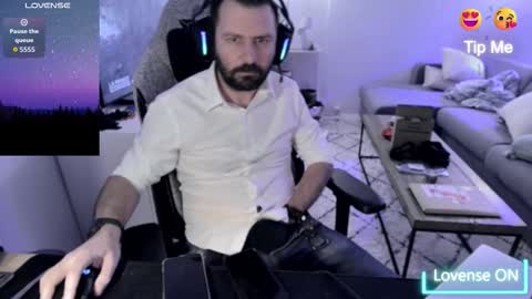 Snapshot of pc92160 chatting on February 18, 2026, 7:10 pm pc92160 online show from February 18, 2026, 7:10 pm