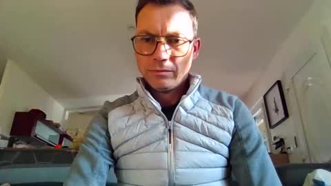 Snapshot of pchittt chatting on November 19, 2025, 1:44 pm pchittt online show from November 19, 2025, 1:44 pm