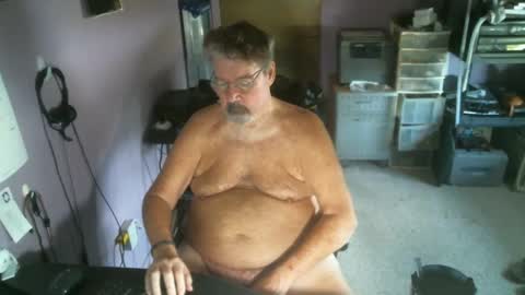 Snapshot of pcolabottom chatting on October 7, 2025, 7:11 pm PcolaBottom online show from October 7, 2025, 7:11 pm