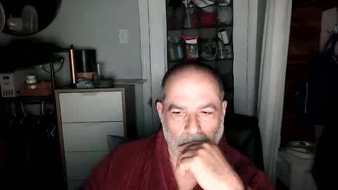 pdochpdoch online show from April 12, 2026, 6:18 am