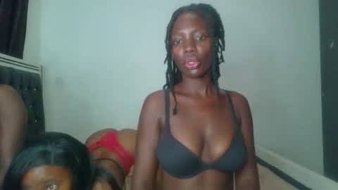 Snapshot of peach_ebonny chatting on April 16, 2026, 9:50 pm peach_ebonny online show from April 16, 2026, 9:50 pm