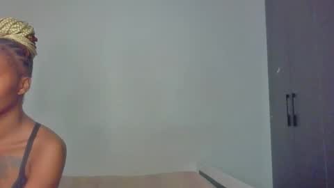 Snapshot of peach_ebonny chatting on April 21, 2026, 2:51 am peach_ebonny online show from April 21, 2026, 2:51 am