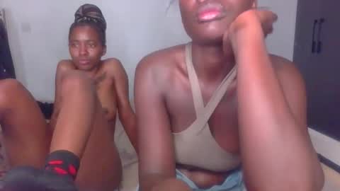 Snapshot of peach_ebonny chatting on April 23, 2026, 3:08 am peach_ebonny online show from April 23, 2026, 3:08 am