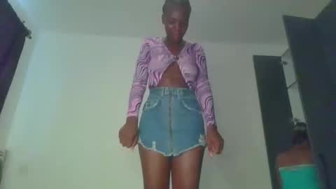 Snapshot of peach_ebonny chatting on April 23, 2026, 12:29 pm peach_ebonny online show from April 23, 2026, 12:29 pm