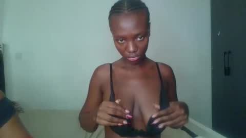 Snapshot of peach_ebonny chatting on April 30, 2026, 11:53 pm peach_ebonny online show from April 30, 2026, 11:53 pm