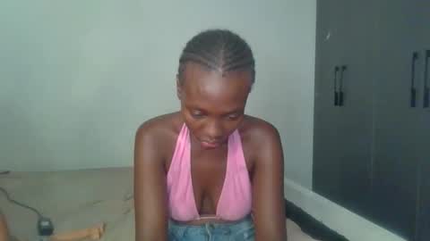 Snapshot of peach_ebonny chatting on May 2, 2026, 12:10 pm peach_ebonny online show from May 2, 2026, 12:10 pm