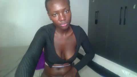 Snapshot of peach_ebonny chatting on May 8, 2026, 1:38 pm peach_ebonny online show from May 8, 2026, 1:38 pm