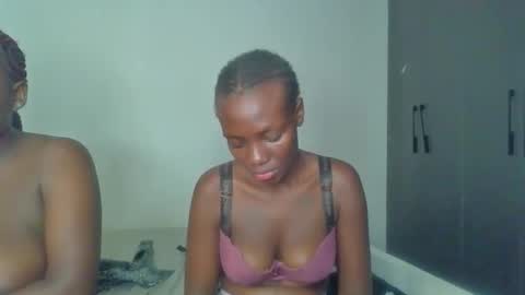 Snapshot of peach_ebonny chatting on May 9, 2026, 1:49 pm peach_ebonny online show from May 9, 2026, 1:49 pm