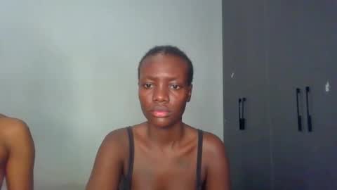 Snapshot of peach_ebonny chatting on May 12, 2026, 10:12 am peach_ebonny online show from May 12, 2026, 10:12 am