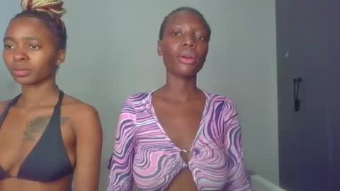 Snapshot of peach_ebonny chatting on May 13, 2026, 8:12 am peach_ebonny online show from May 13, 2026, 8:12 am