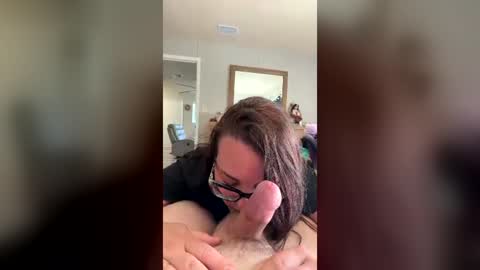 peachesgetcreamy online show from July 3, 2026, 1:06 pm