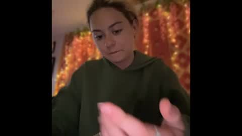 peachesncreampiezz online show from July 14, 2026, 10:04 pm