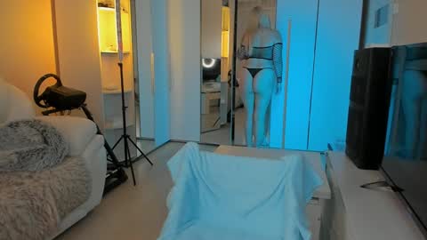 peachju1cy online show from January 19, 2025, 3:18 am