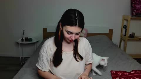 Peachy online show from March 10, 2025, 5:50 pm