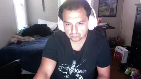 Snapshot of peachybuu chatting on October 16, 2025, 7:04 pm peachybuu online show from October 16, 2025, 7:04 pm