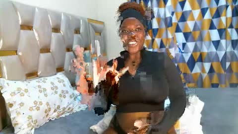 Peachy online show from November 3, 2025, 2:18 pm