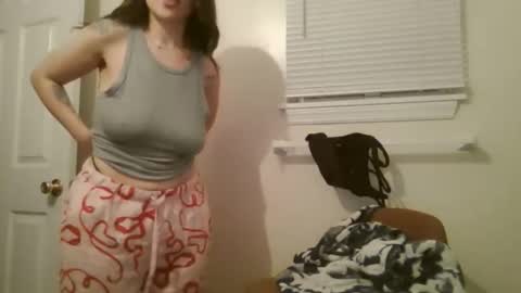 Snapshot of peachyhoneydrip chatting on May 14, 2026, 6:09 am peachyhoneydrip online show from May 14, 2026, 6:09 am