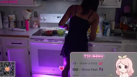 peachypeachgirl online show from May 15, 2026, 8:38 pm