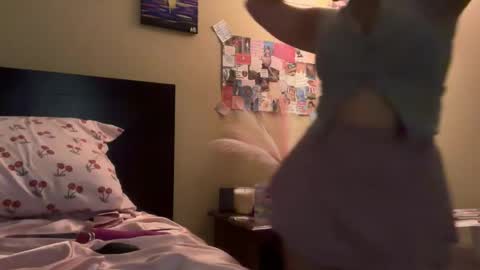 Snapshot of peachyplease chatting on March 7, 2026, 10:12 am peachyplease online show from March 7, 2026, 10:12 am