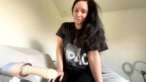 PeachyObsession online show from March 27, 2026, 6:29 pm