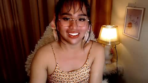 Snapshot of peakaboo_xx chatting on April 6, 2026, 10:11 pm Angel Creamdensada online show from April 6, 2026, 10:11 pm