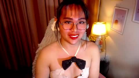 Snapshot of peakaboo_xx chatting on April 12, 2026, 8:03 pm Angel Creamdensada online show from April 12, 2026, 8:03 pm