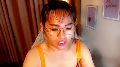 Snapshot of peakaboo_xx chatting on April 19, 2026, 10:34 pm Angel Creamdensada online show from April 19, 2026, 10:34 pm