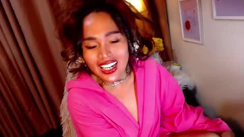 Snapshot of peakaboo_xx chatting on April 21, 2026, 3:57 am Angel Creamdensada online show from April 21, 2026, 3:57 am