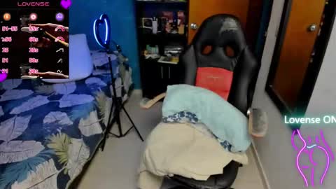 Snapshot of peanut_tangerine chatting on October 24, 2025, 1:57 am Tangerine Penaut online show from October 24, 2025, 1:57 am