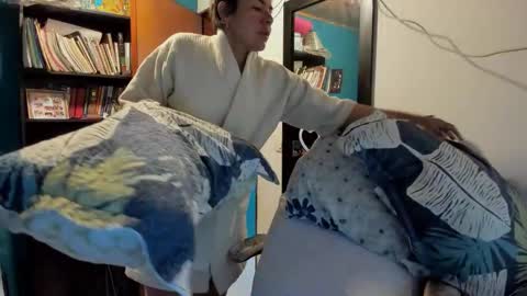 Snapshot of peanut_tangerine chatting on November 9, 2025, 7:01 pm Tangerine Penaut online show from November 9, 2025, 7:01 pm