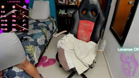 Snapshot of peanut_tangerine chatting on November 18, 2025, 1:00 am Tangerine Penaut online show from November 18, 2025, 1:00 am