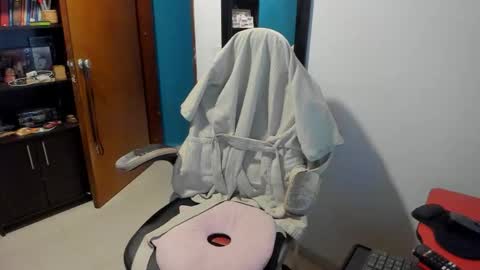 Snapshot of peanut_tangerine chatting on November 24, 2025, 11:04 pm Tangerine Penaut online show from November 24, 2025, 11:04 pm