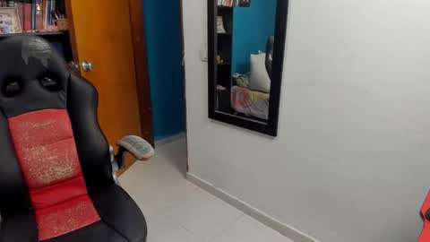 Snapshot of peanut_tangerine chatting on December 16, 2025, 11:54 pm Tangerine Penaut online show from December 16, 2025, 11:54 pm