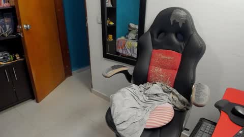 Snapshot of peanut_tangerine chatting on December 18, 2025, 1:00 am Tangerine Penaut online show from December 18, 2025, 1:00 am