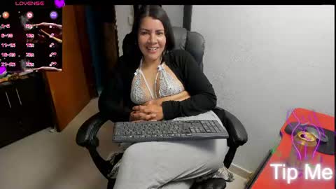 Tangerine Penaut online show from July 14, 2026, 2:05 am