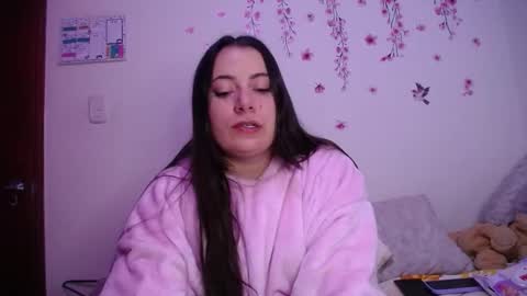 Snapshot of pearl_3 chatting on February 27, 2026, 4:45 am Pearl online show from February 27, 2026, 4:45 am