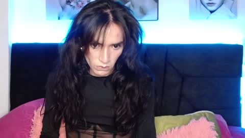 pearlatin online show from January 19, 2025, 2:04 am