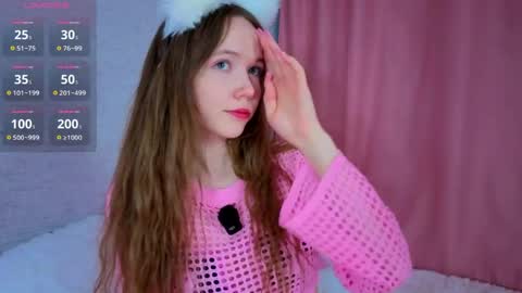 pearly_peach_ online show from May 26, 2026, 6:15 pm