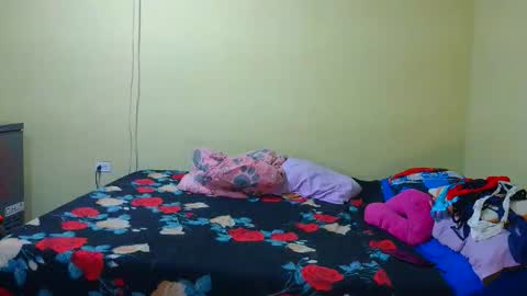Snapshot of pecadodulce chatting on April 18, 2026, 7:58 pm pecadodulce online show from April 18, 2026, 7:58 pm