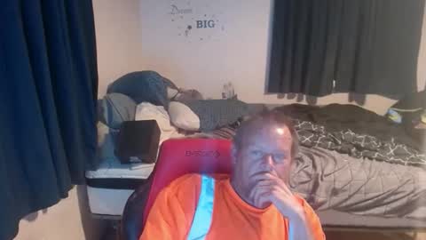 pecker40 online show from April 26, 2026, 12:41 am