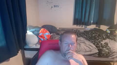 pecker40 online show from April 26, 2026, 10:18 pm