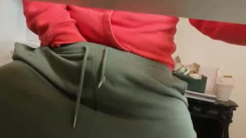 Snapshot of pedroserrano2000 chatting on December 20, 2025, 11:17 am PedrOO OO online show from December 20, 2025, 11:17 am