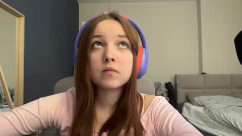 Luna Vale online show from June 20, 2026, 2:42 pm