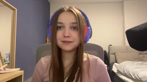 Luna Vale online show from July 13, 2026, 7:38 pm